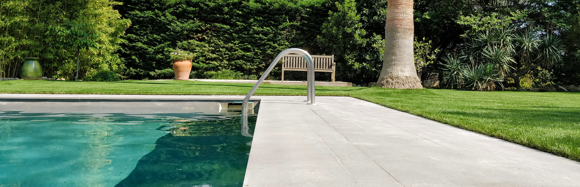 Gazon synthétique pour piscine