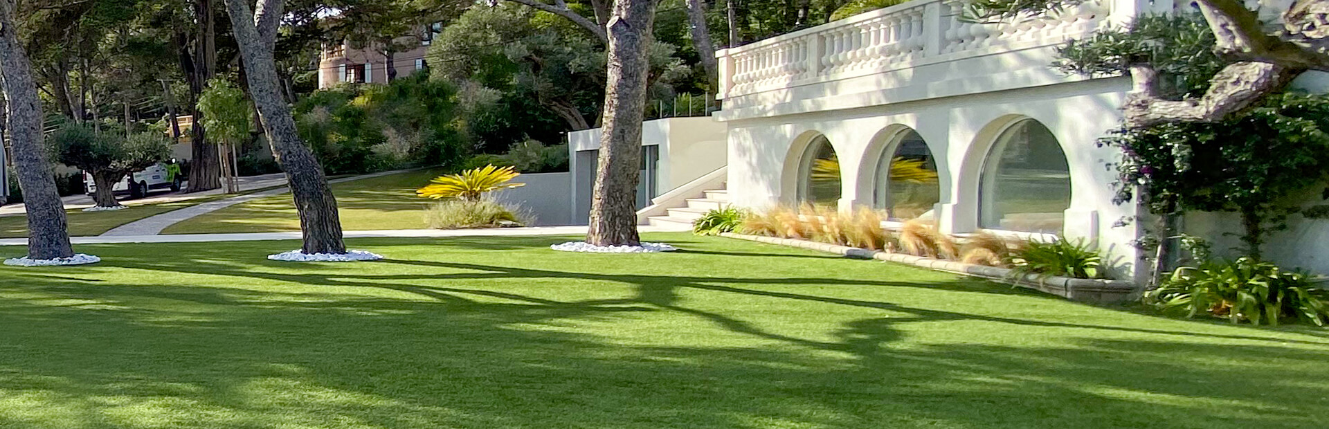 Modèles de gazon synthétique adaptés aux jardins Gazon synthétique jardin